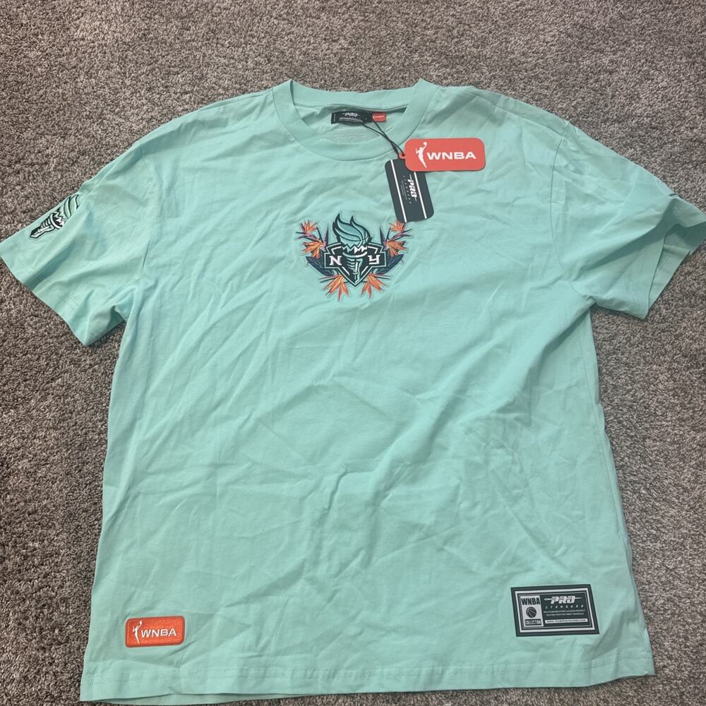 Pro Standard New York Liberty WNBA Men’s T-Shirt Blue Sz L Embroidered Logo NWT